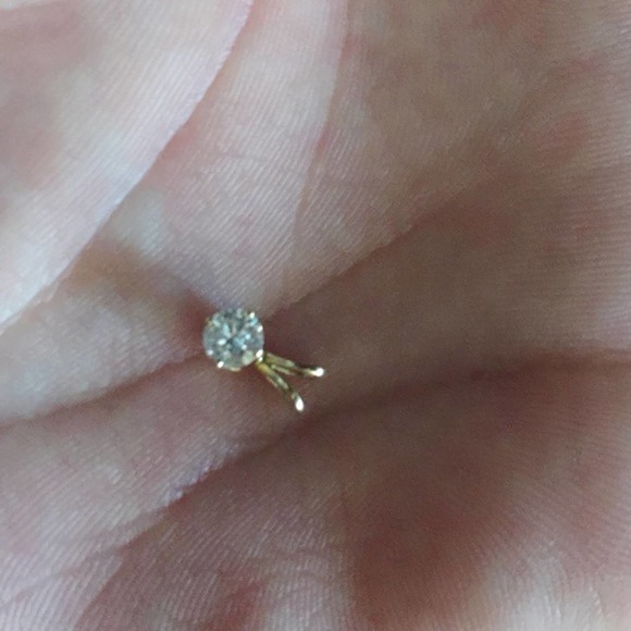 Gorgeous Diamond Pendant with Certificate - Picture 1 of 5